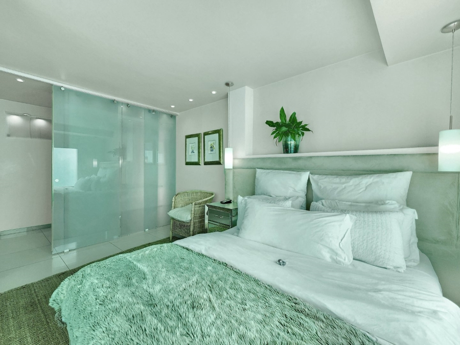 To Let 4 Bedroom Property for Rent in Clifton Western Cape